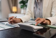 Entrepreneurial Finance: How Founders Manage Money in the Early Stages entrepreneurial finance